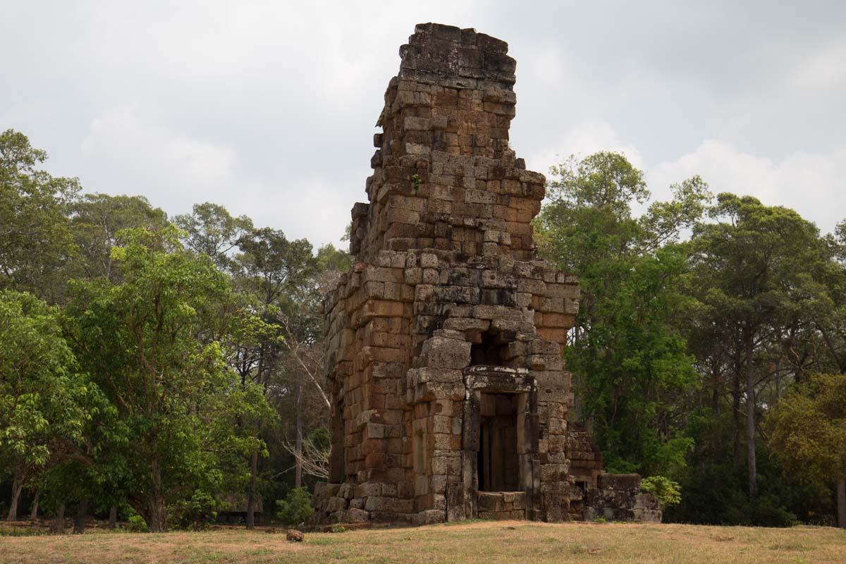 十二生肖塔/審判塔 (Prasat Suor Parat)