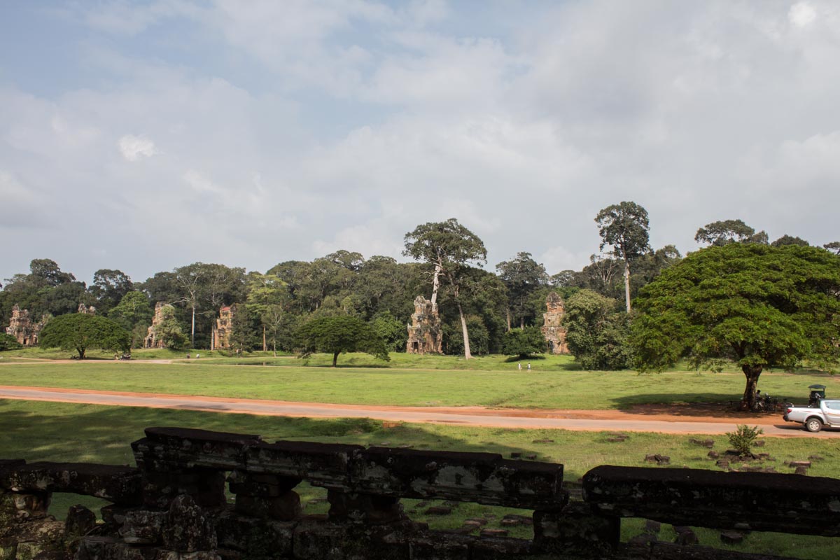 十二生肖塔/審判塔 (Prasat Suor Parat)