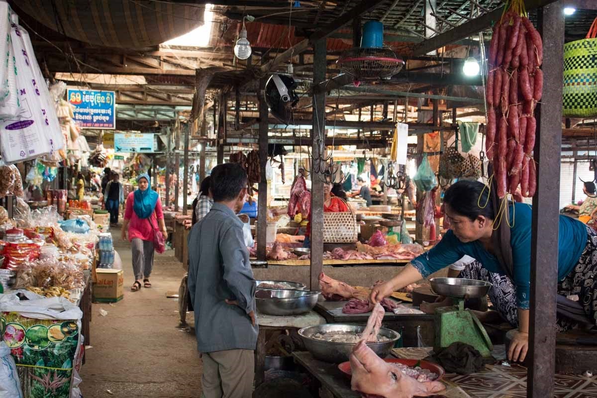 沙樂菜市場 (phsar leu thom thmey)