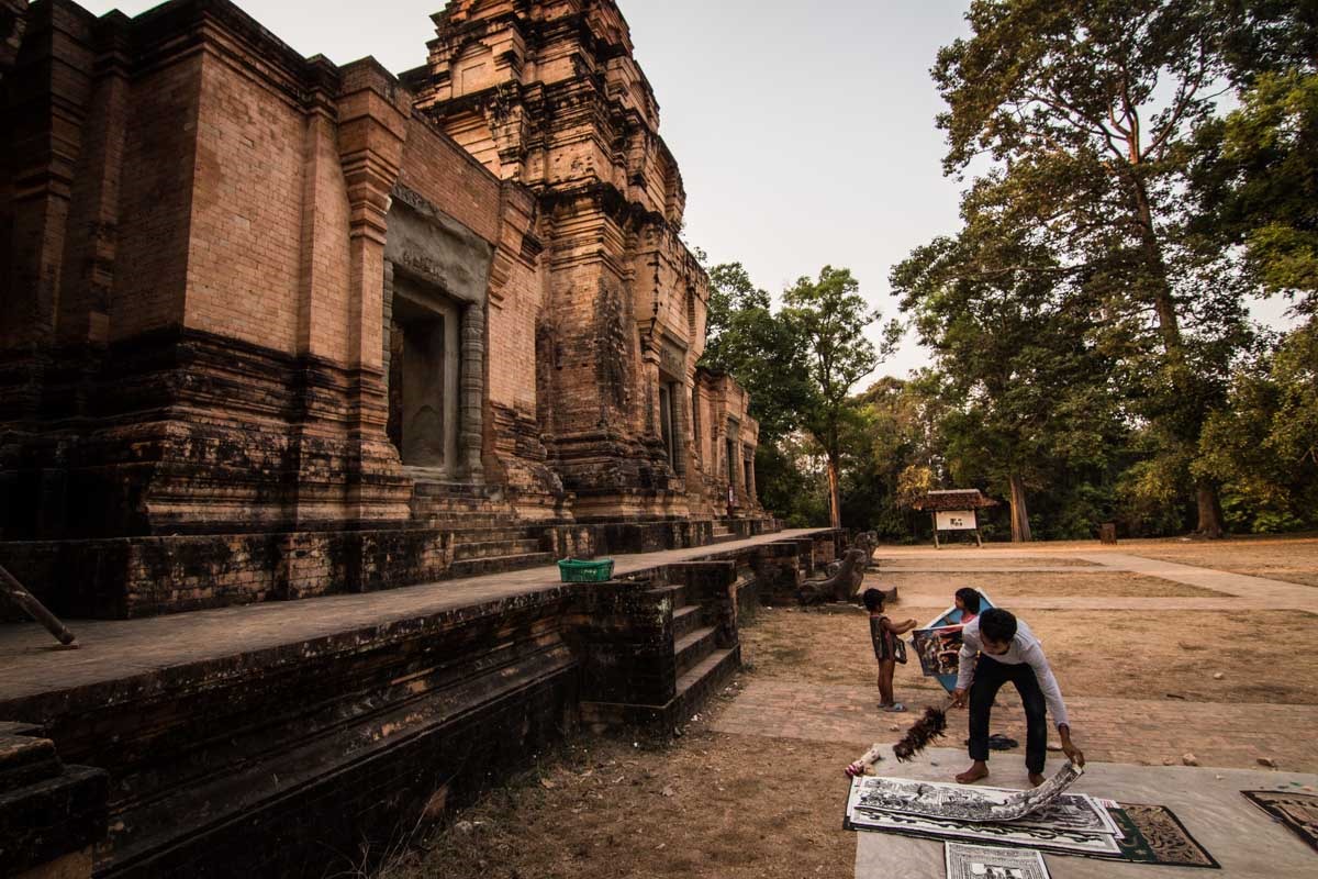 荳蔻寺，又稱喀拉凡寺 (Prasat Kravan)