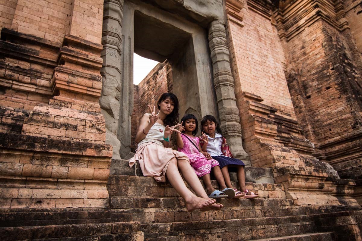荳蔻寺，又稱喀拉凡寺 (Prasat Kravan)