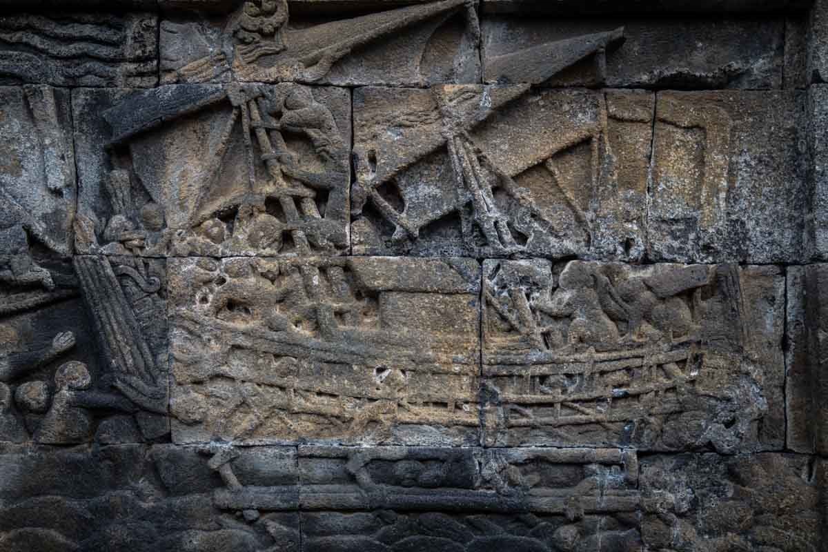 婆羅浮屠牆面上，有許多的關於航海的浮雕