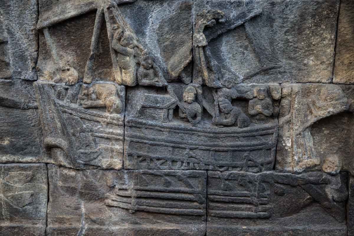 婆羅浮屠牆面上，有許多的關於航海的浮雕