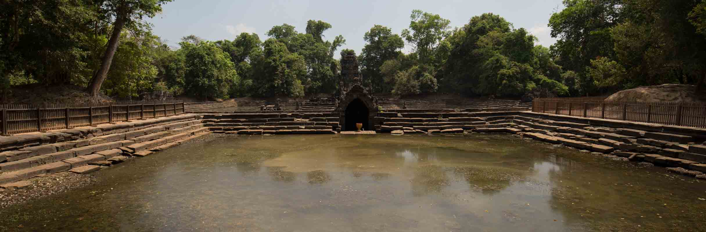 涅槃寺 / 龍蟠寺 (NEAK PEAN)