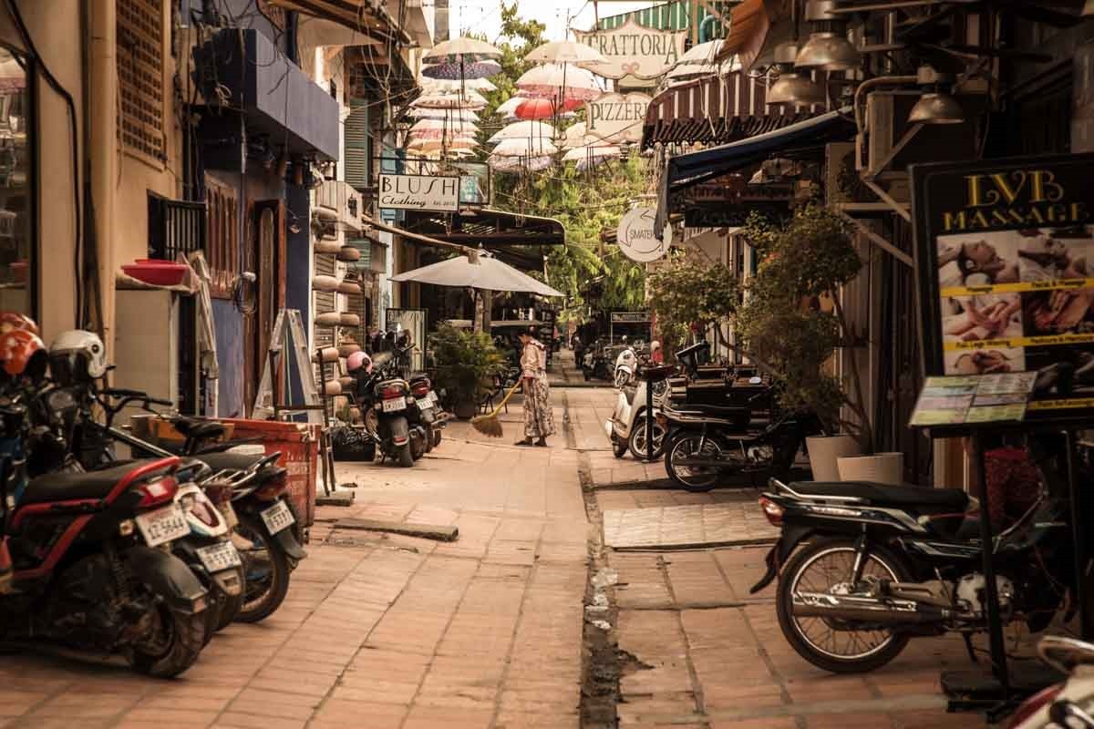 柬埔寨新冠肺炎特別報導 - 旅客消失 柬埔寨新冠肺炎特別報導 - 暹粒酒吧街